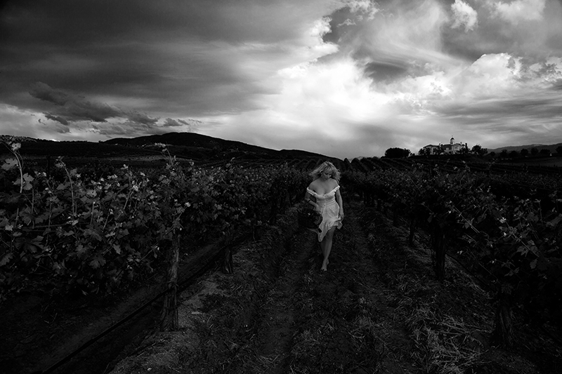 Black and White Portraits With an Edge